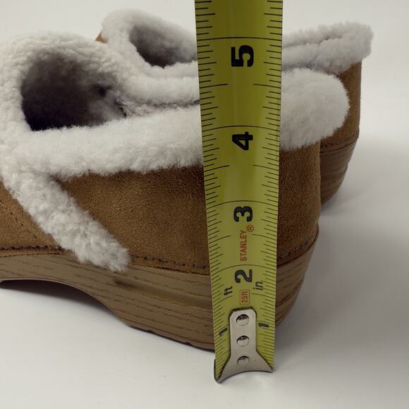 Dansko Shearling Clog Mules Women’s 8 Tan Suede Fur Lined Comfort Slip Ons - Picture 11 of 13